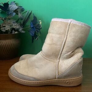 Original Ugg Australia Size M 5/W 6 Pure Natural Sheepskin Boots